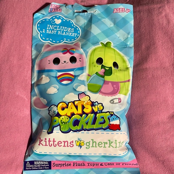 Kittens Vs Gherkins NWT opened package Cats Vs Pickles - Picture 1 of 7